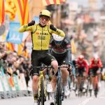 Vuelta a Cataluña: Matthew Brennan, primer líder. Brillaron Bernal y Quintana