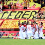 El campeón Santa Fe estrenó con empate su décima estrella en Pereira