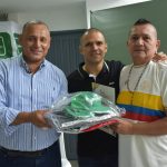 El alcalde Padilla entregó dotación comunitaria y homenajeó a docentes de educación física