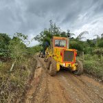 Avanzan mejoras en vías rurales del Quindío, gracias al trabajo conjunto con Comité de Cafeteros