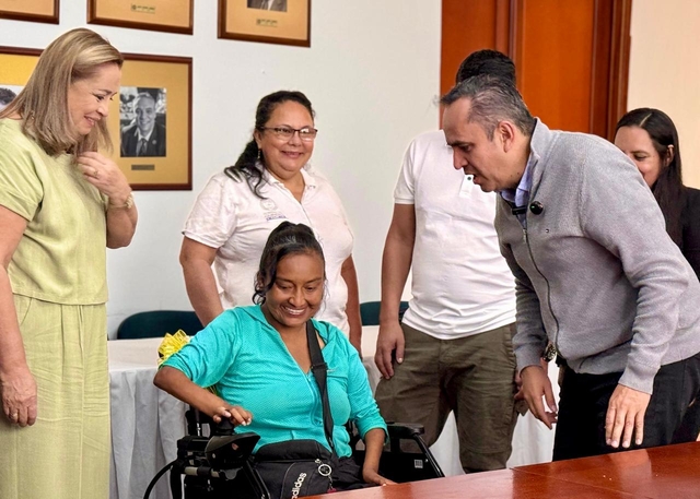 FOTO_NOTA_ENTREGA_SILLAS_DE_RUEDAS