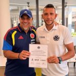 El futbolista quindiano Diego Martínez obtuvo licencia de entrenador de arqueros